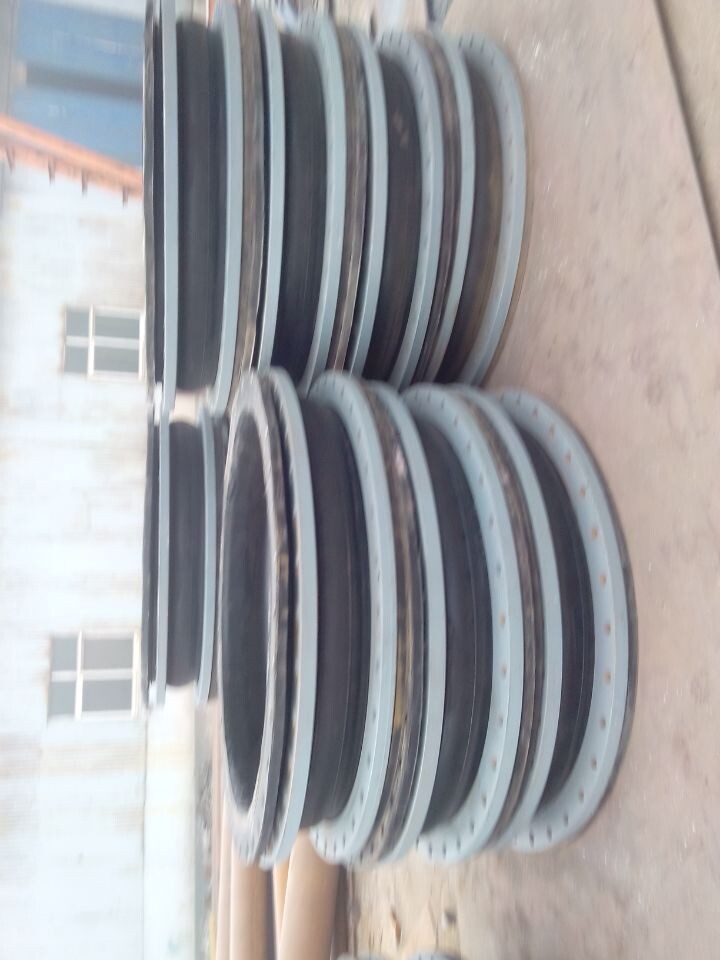 脫硫管道(dào)適合使用哪種橡膠接頭