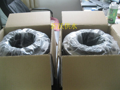 扣槽橡（xiàng）膠接頭與大（dà）翻邊（biān）橡（xiàng）膠接頭的（de）不同點