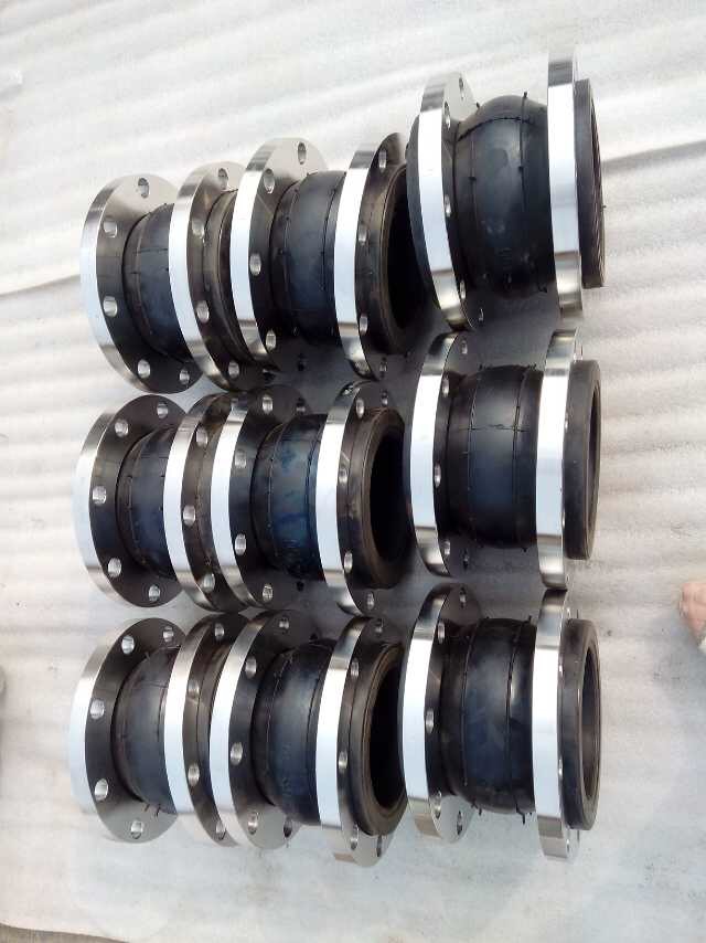 橡膠接（jiē）頭的特（tè）性使其應用非常廣泛（fàn）