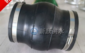 91入口卡箍式可（kě）曲撓橡膠接頭除塵（chén）係（xì）統中（zhōng）使（shǐ）用